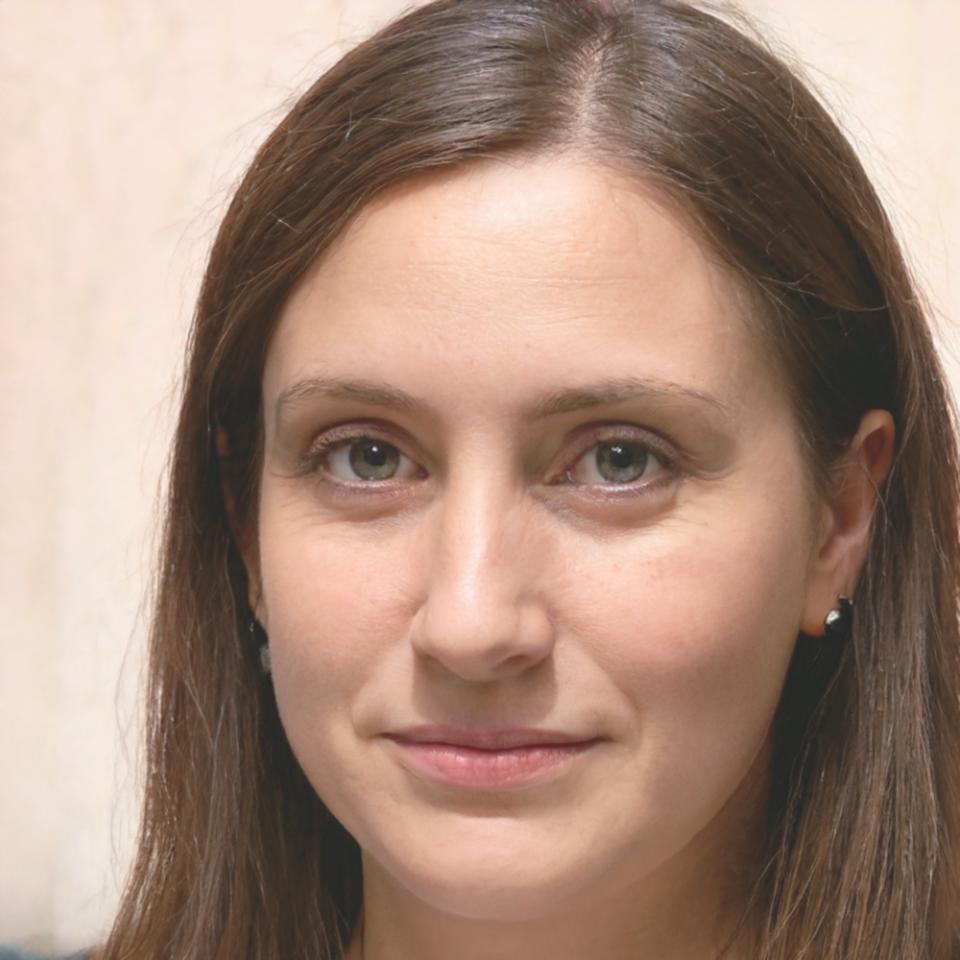 Amira Benali, conseillère financière pour étudiants internationaux